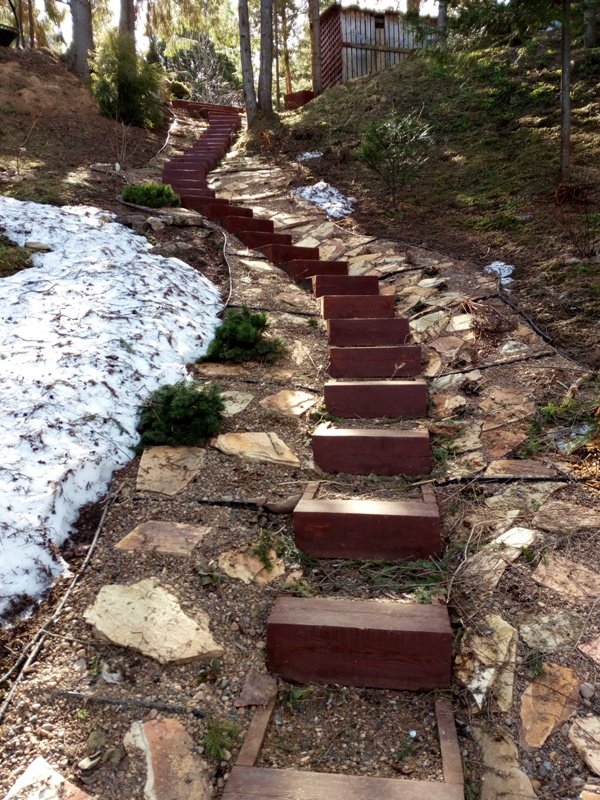Лестница после зимы